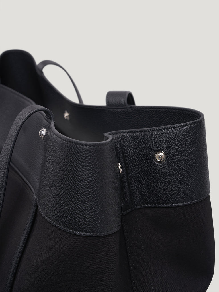 M black leather Pocket tote bag